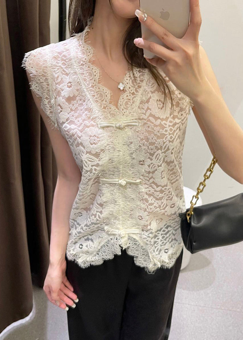 Effortlessly Elegant Garment with a Timeless Design