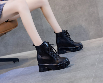 Beautifully Finished Boots in a Timeless Design