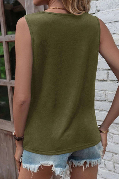 Well Tailored Top with a Graceful Silhouette