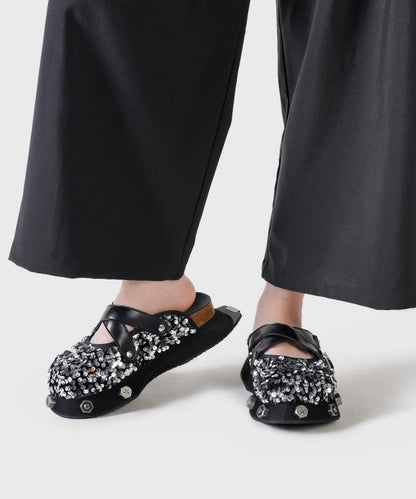 Effortlessly Elegant Sandals with a Timeless Design