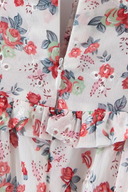 Classic Vintage Dress with a Flattering Fit
