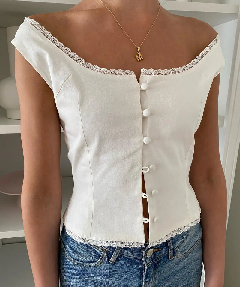 Beautifully Finished Top in a Timeless Design