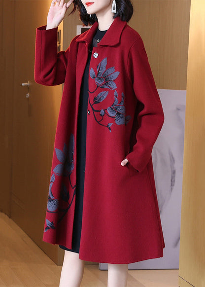 Well Tailored Coat with a Graceful Silhouette