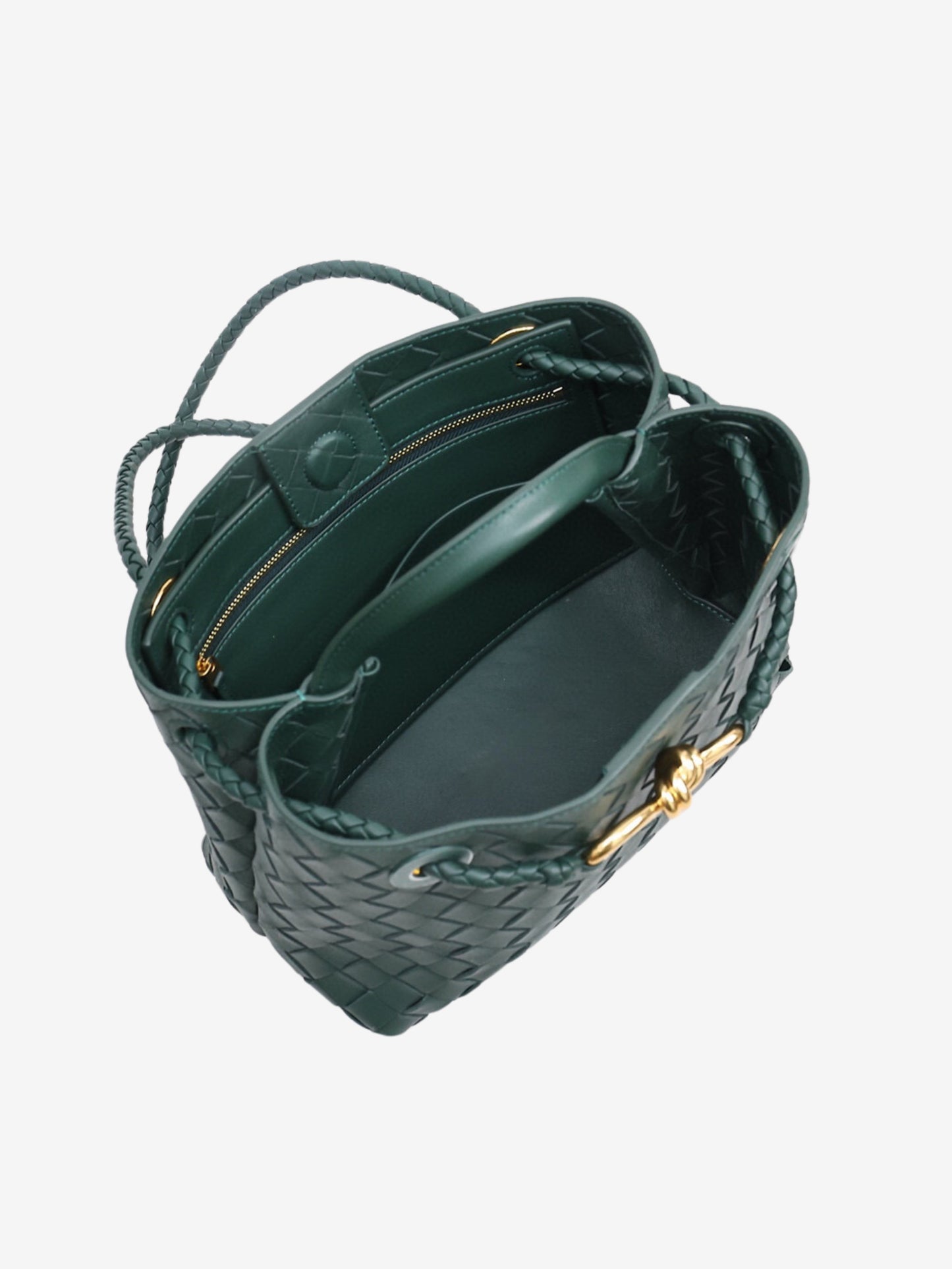 Beautifully Finished Bag in a Timeless Design