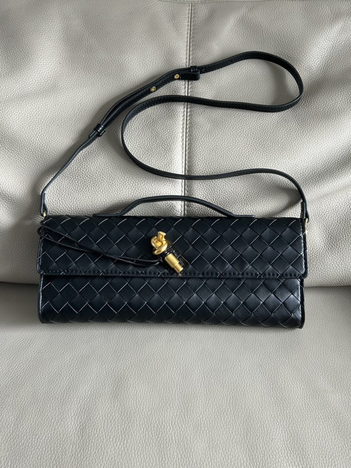 Elegantly Styled Bag for Everyday Wear