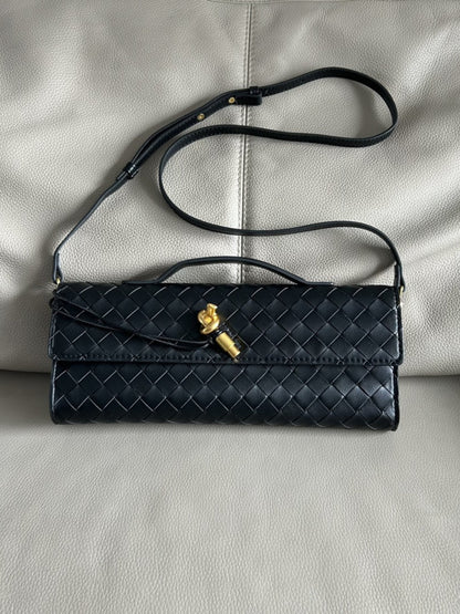 Elegantly Styled Bag for Everyday Wear