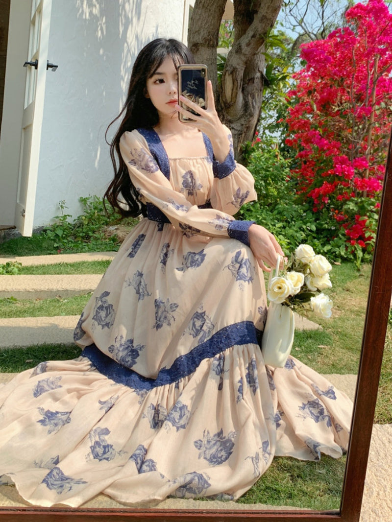 Classic Vintage Dress with a Flattering Fit