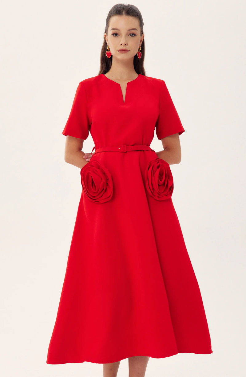 Polished Dress with an Effortless Classic Look