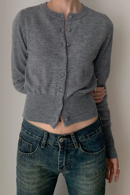 Effortlessly Elegant Cardigan with a Timeless Design