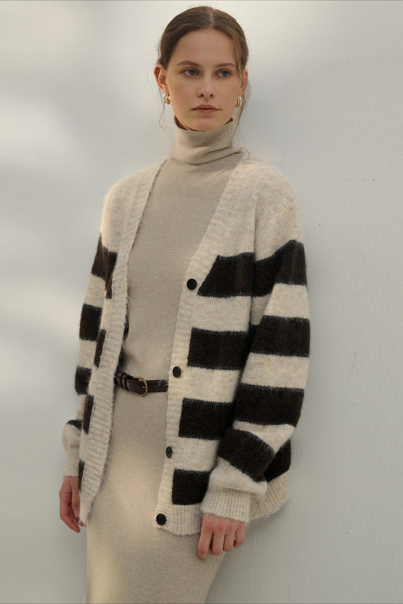 Classic Vintage Cardigan with a Flattering Fit