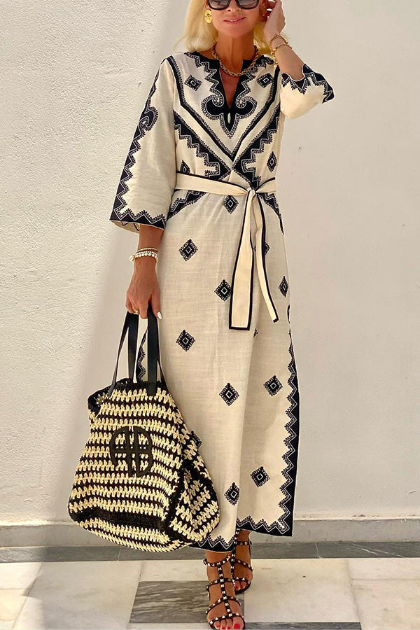 Well Tailored Dress with a Graceful Silhouette