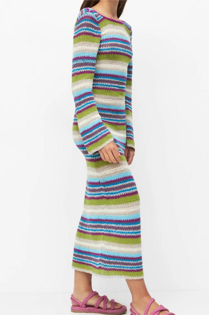 Classic Vintage Sweater with a Flattering Fit