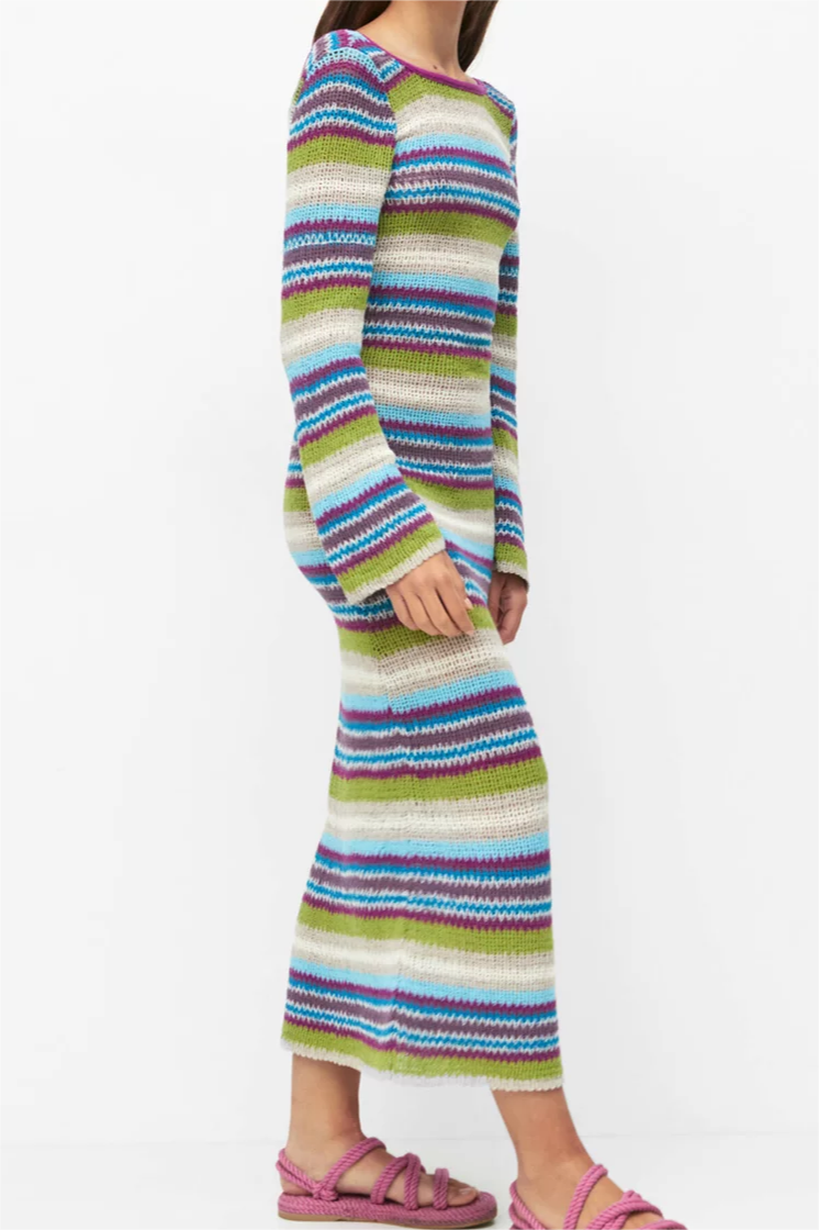 Classic Vintage Sweater with a Flattering Fit