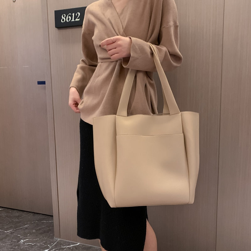 Beautifully Finished Bag in a Timeless Design