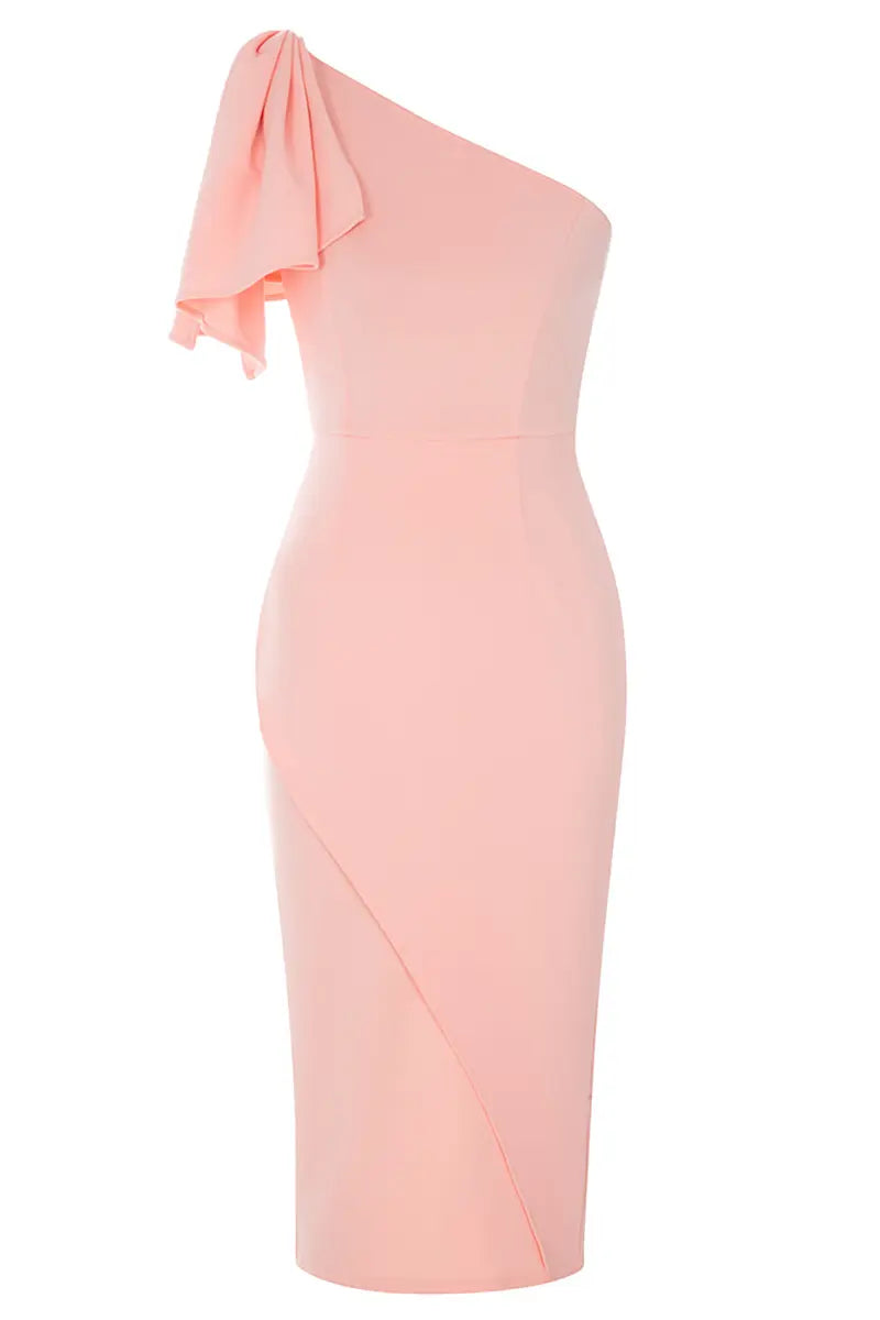 Well Tailored Dress with a Graceful Silhouette