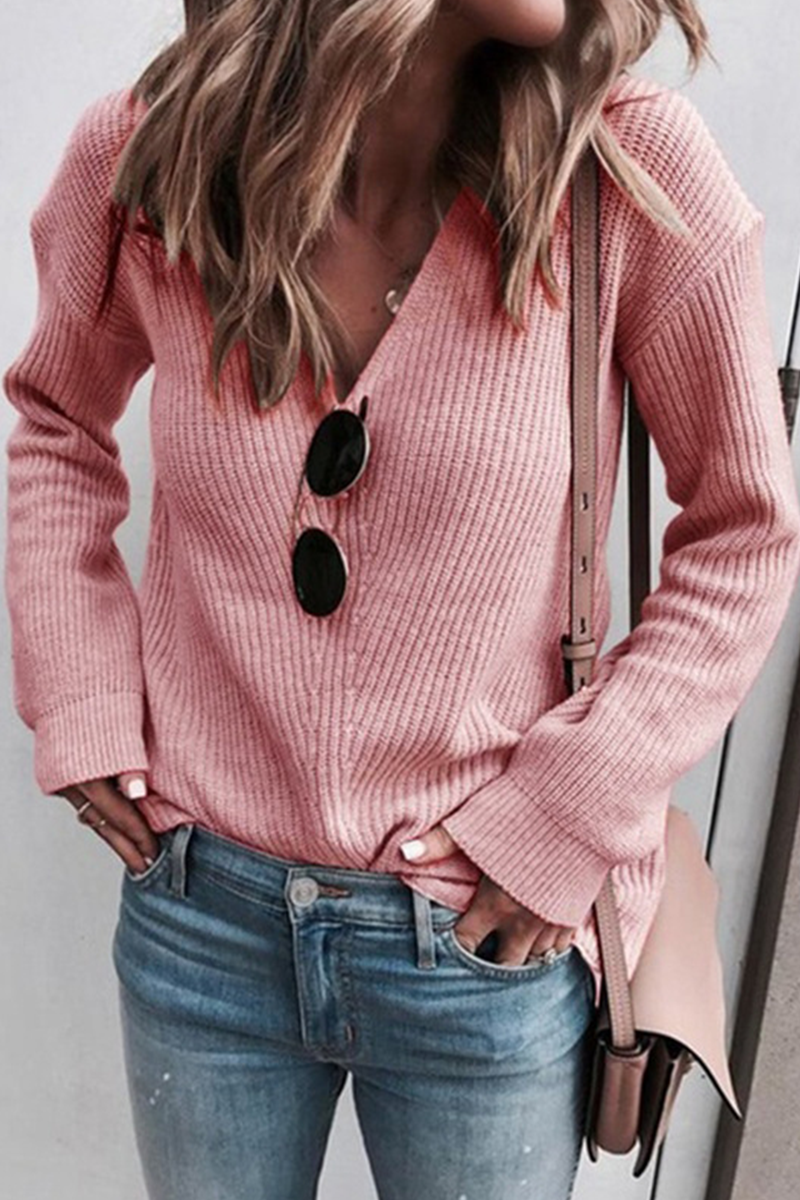 Effortlessly Elegant Sweater with a Timeless Design