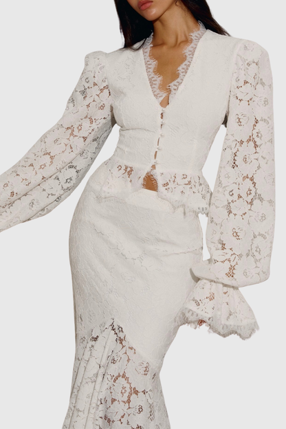 Beautifully Crafted Blouse in a Classic Style