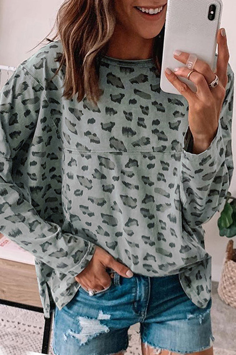 Classic Vintage Top with a Flattering Fit