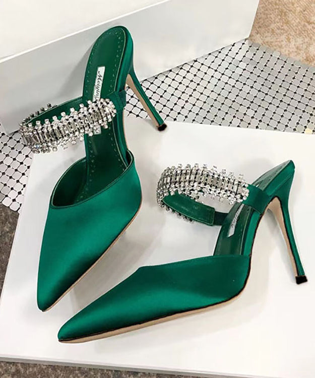 Effortlessly Elegant Sandals with a Timeless Design