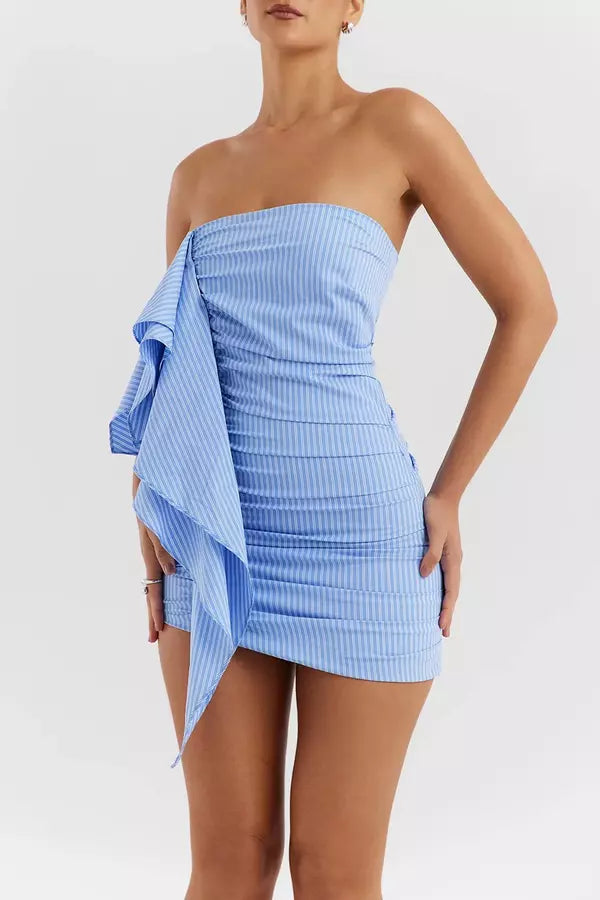 Effortlessly Elegant Garment with a Timeless Design