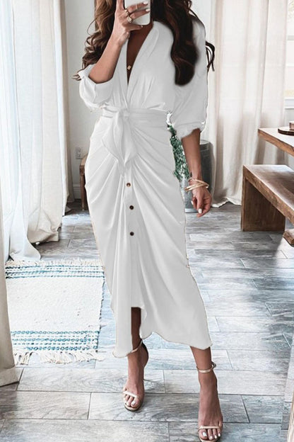 Beautifully Finished Dress in a Timeless Design