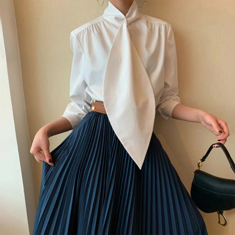 Well Tailored Blouse with a Graceful Silhouette