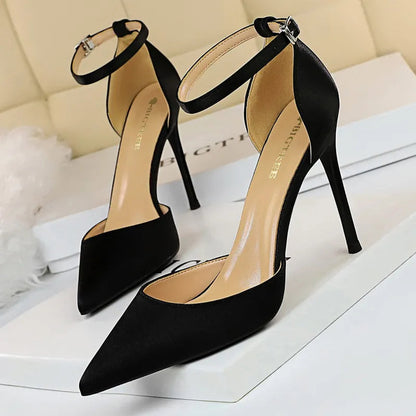 Well Tailored Heels with a Graceful Silhouette
