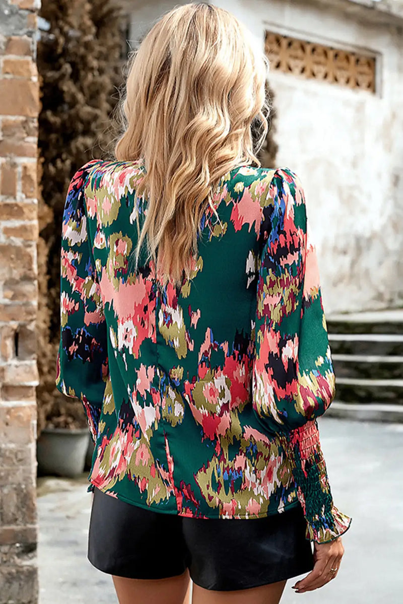Sophisticated Blouse with a Clean Classic Look
