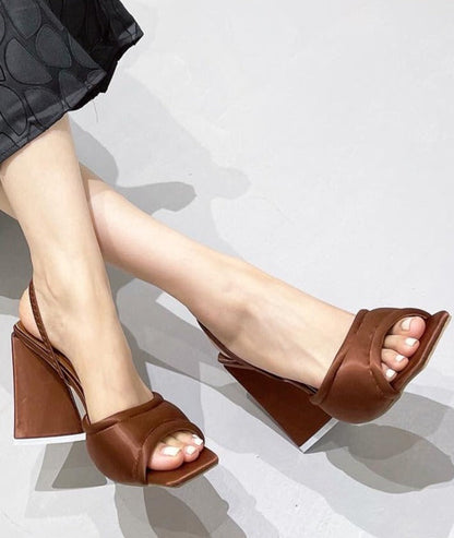 Classic Vintage Heels with a Flattering Fit
