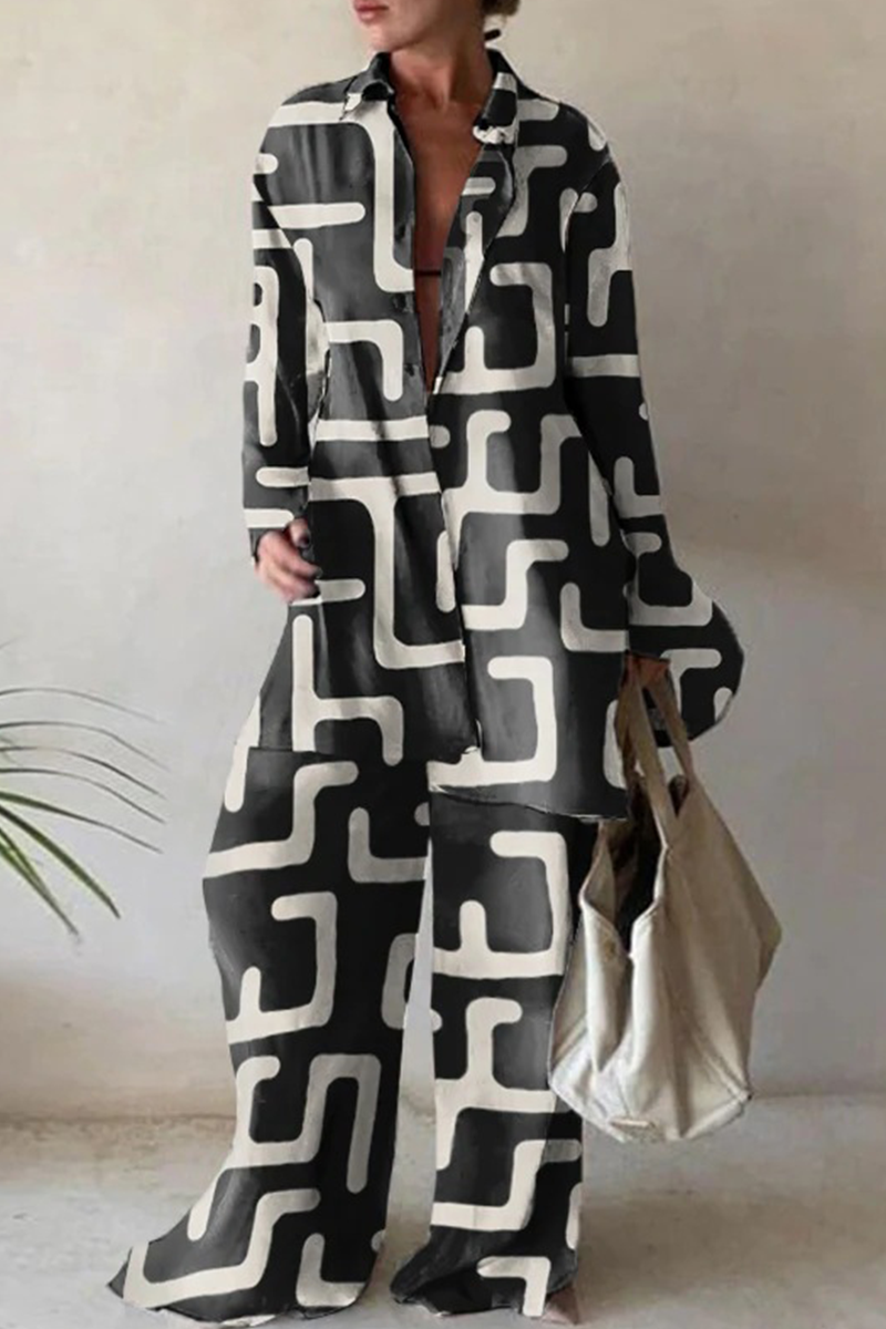 Effortlessly Elegant Garment with a Timeless Design