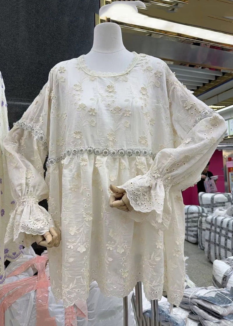 Beautifully Crafted Blouse in a Classic Style