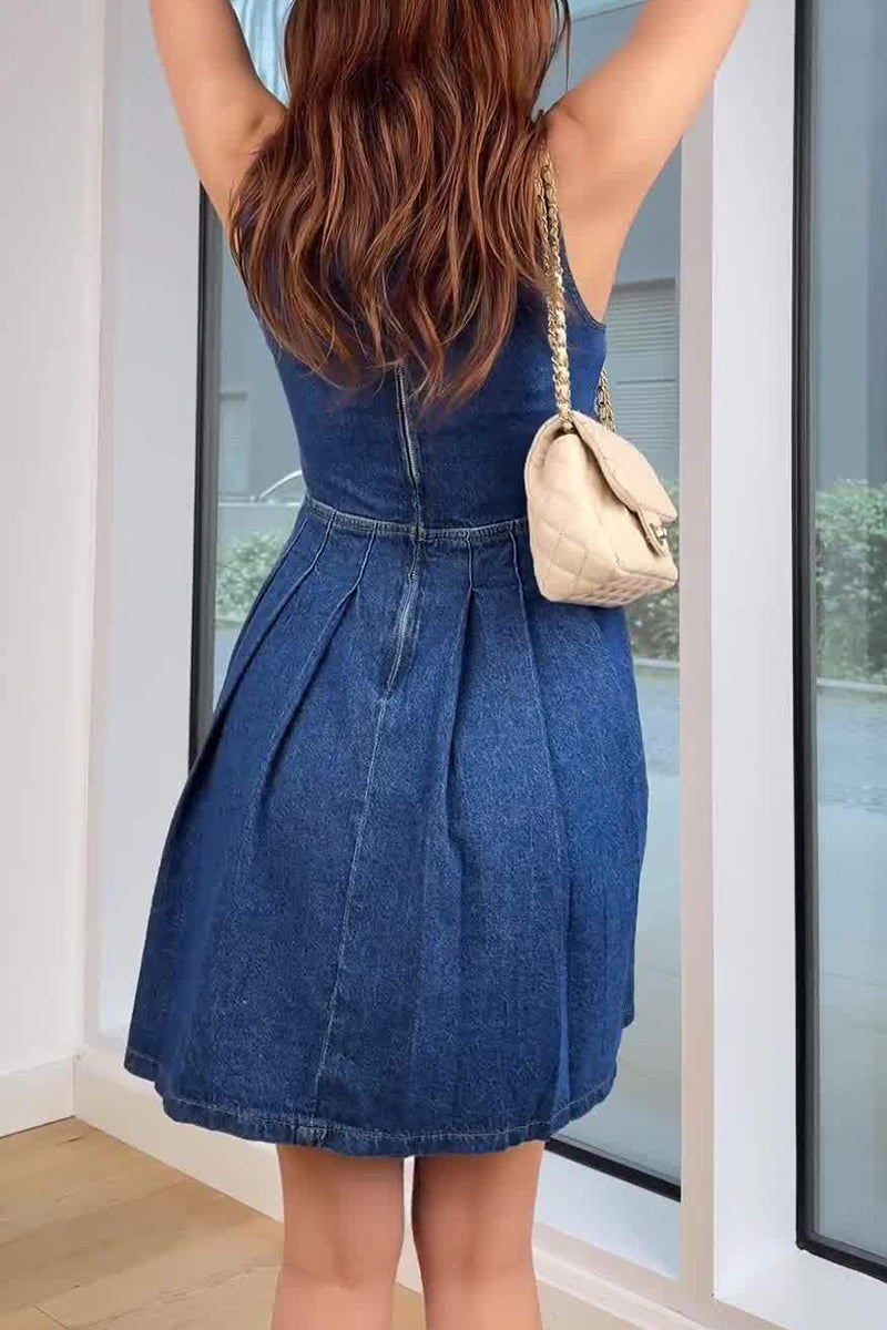 Beautifully Crafted Dress in a Classic Style