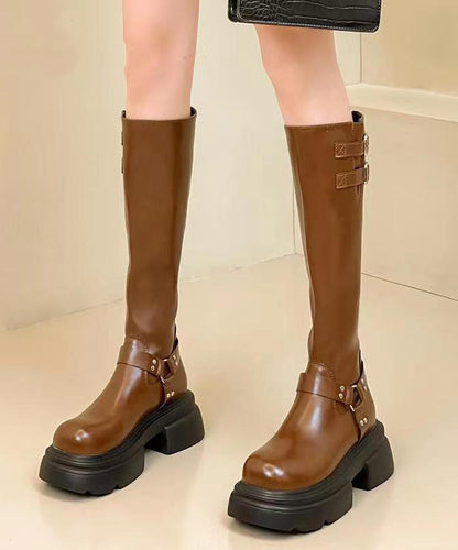 Well Tailored Boots with a Graceful Silhouette