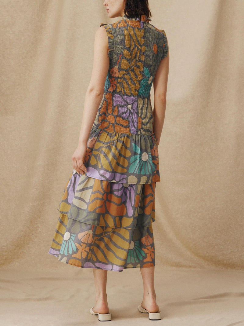 Well Tailored Dress with a Graceful Silhouette