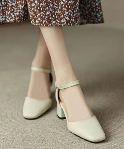 Effortlessly Elegant Heels with a Timeless Design