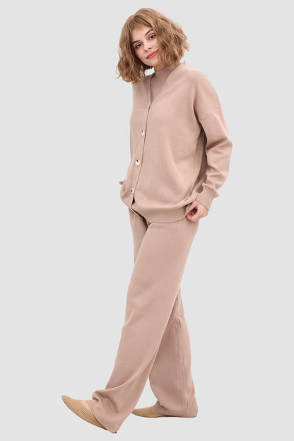 Elegantly Styled Pants for Everyday Wear