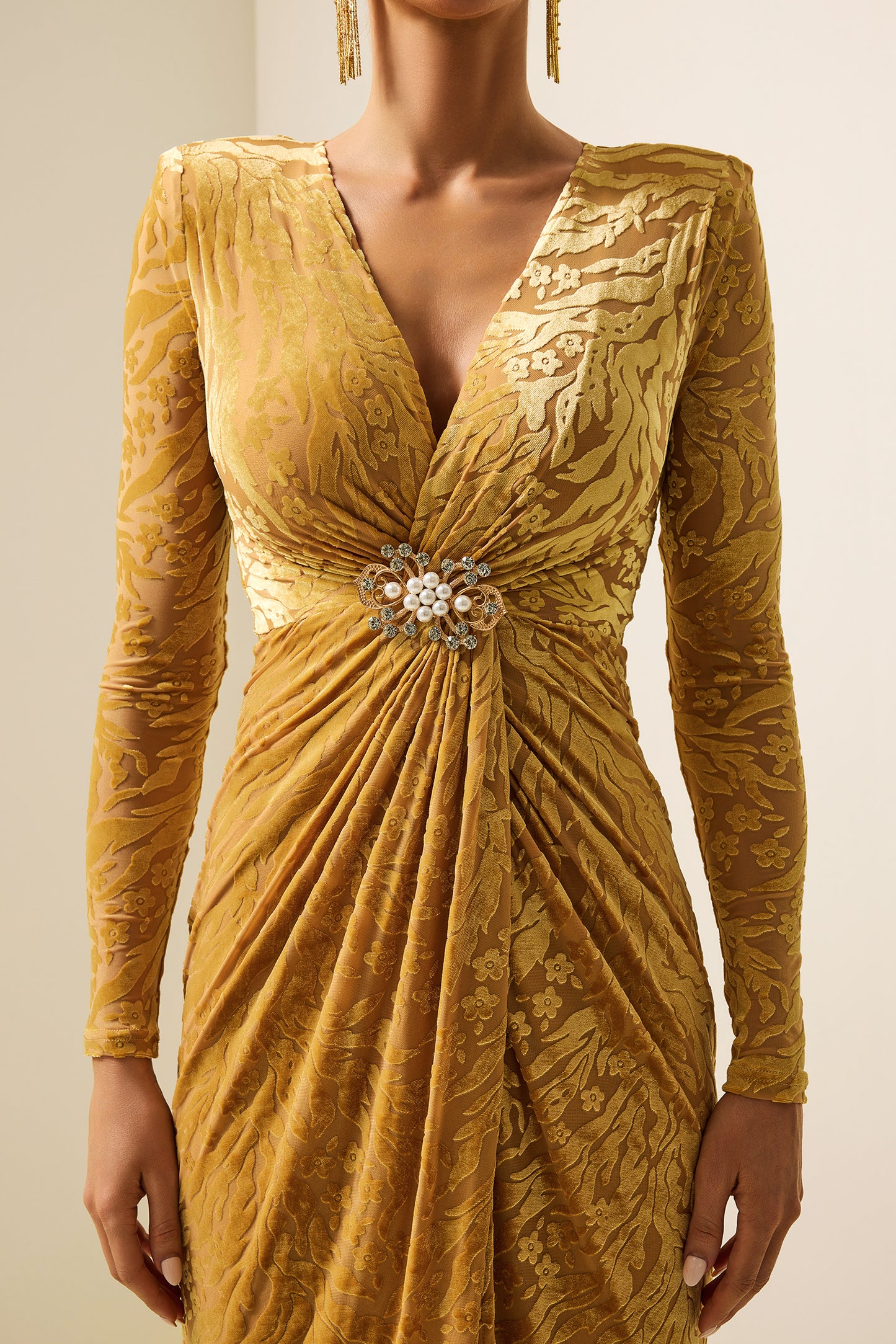 Gracefully Styled Dress for Any Occasion
