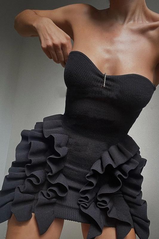 Effortlessly Elegant Dress with a Timeless Design