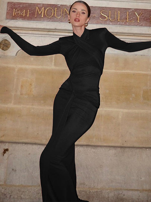 Well Tailored Dress with a Graceful Silhouette