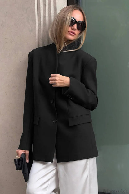 Effortlessly Elegant Coat with a Timeless Design