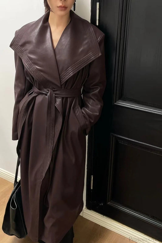 Effortlessly Elegant Coat with a Timeless Design