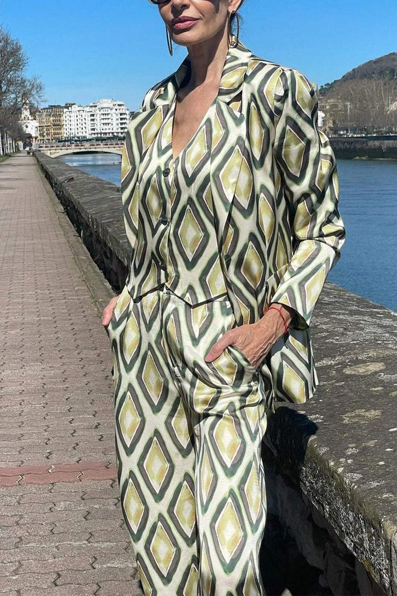 Elegantly Styled Jacket for Everyday Wear