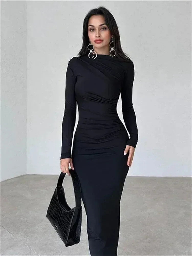 Beautifully Finished Dress in a Timeless Design