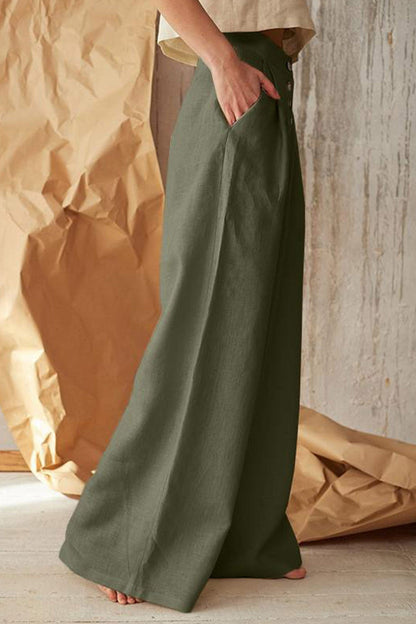 Effortlessly Elegant Pants with a Timeless Design