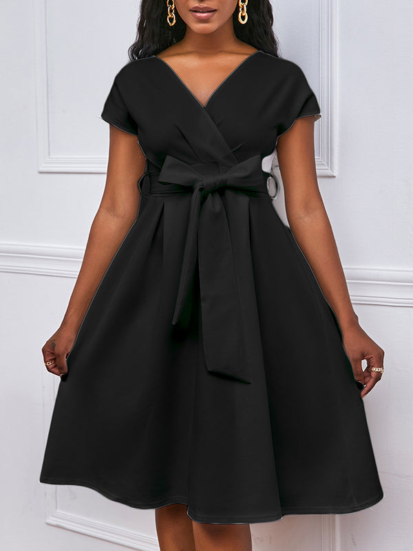 Well Tailored Dress with a Graceful Silhouette