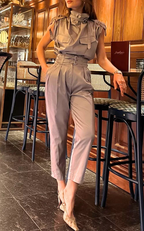Effortlessly Elegant Garment with a Timeless Design