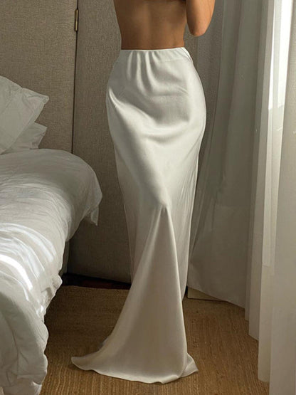 Sophisticated Garment with a Clean Classic Look