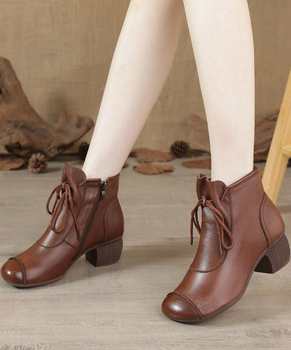 Well Tailored Boots with a Graceful Silhouette