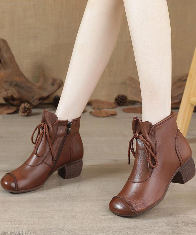 Well Tailored Boots with a Graceful Silhouette