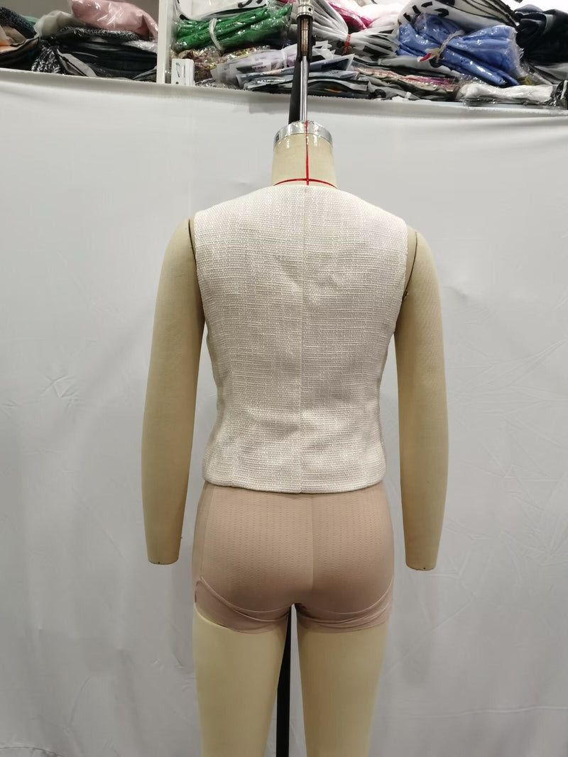 Well Tailored Top with a Graceful Silhouette